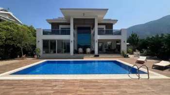 Ovacık Fethiye'de Muhteşem Lüks Dört Yatak Odalı Villa